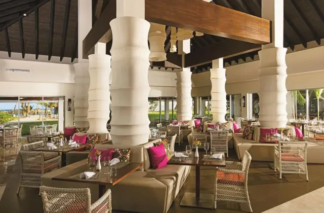 Hotel All Inclusive Now Onyx Punta Cana restaurant buffet